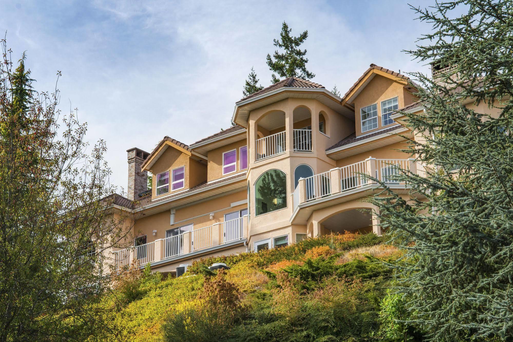 Villa Eyrie Resort Malahat Exterior photo