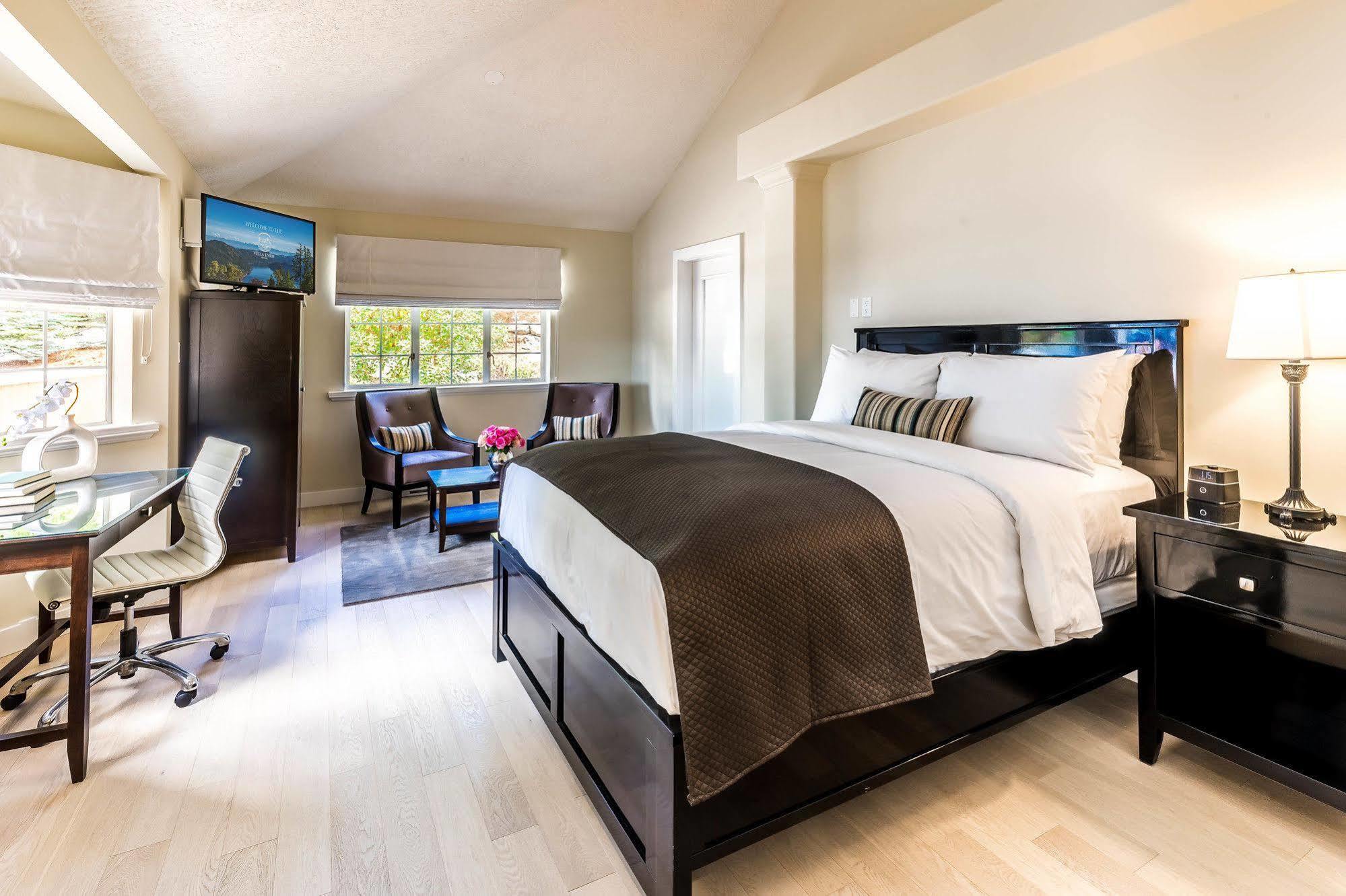 Villa Eyrie Resort Malahat Exterior photo