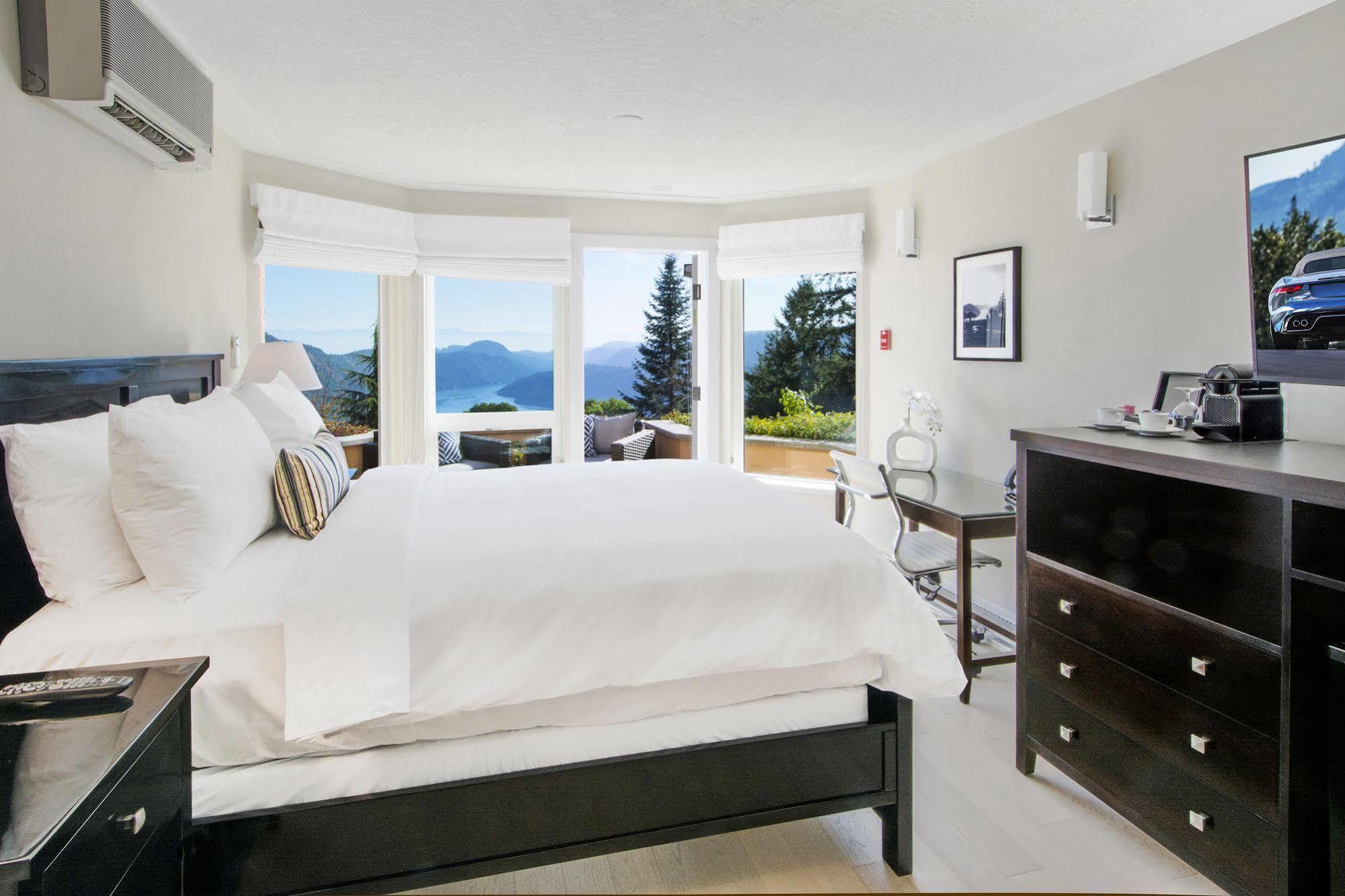 Villa Eyrie Resort Malahat Exterior photo
