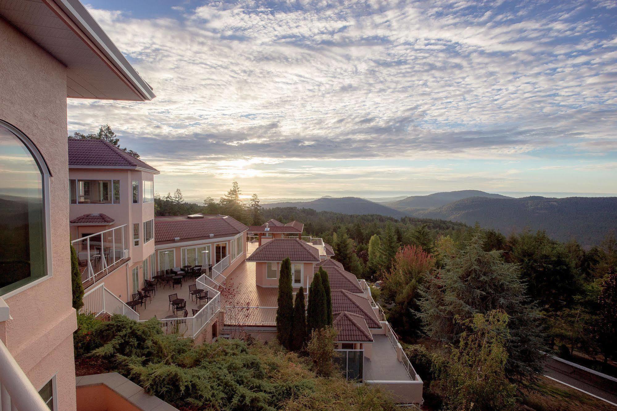 Villa Eyrie Resort Malahat Exterior photo