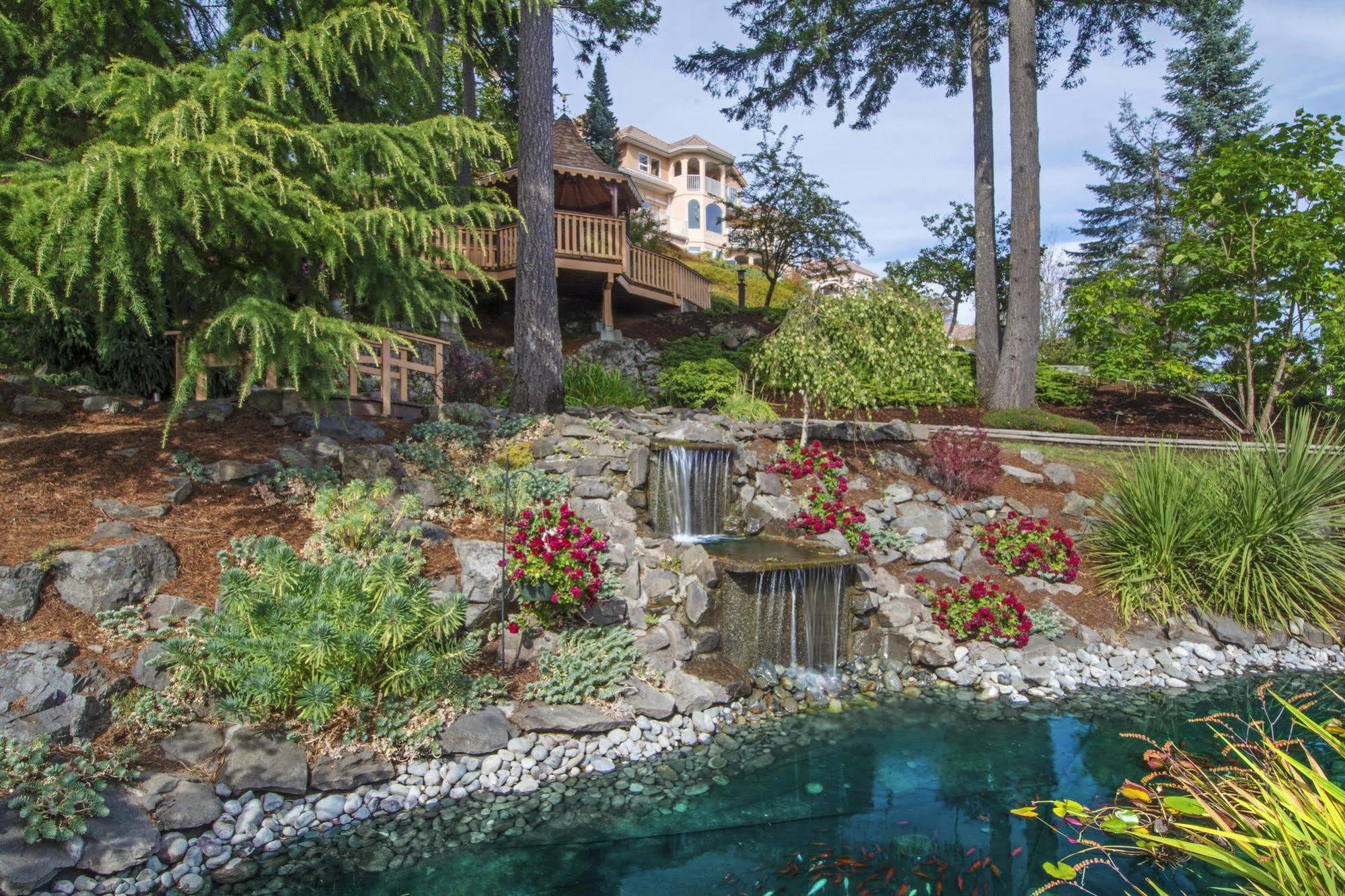 Villa Eyrie Resort Malahat Exterior photo
